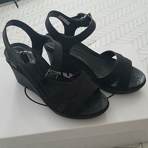 Croc's Black Women's Leigh Wedge Size 5